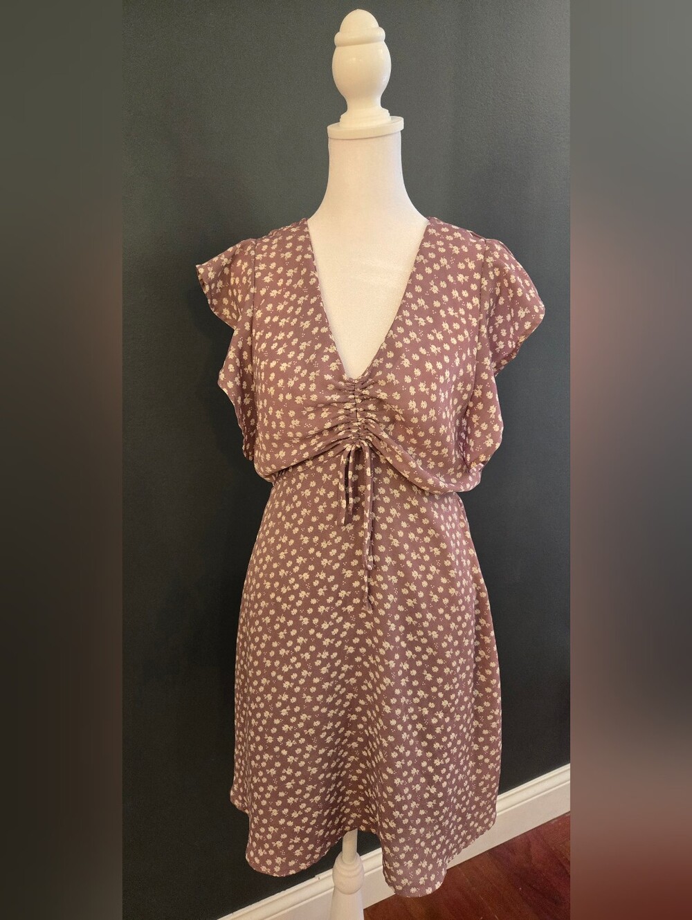 Lavender Floral Ruched V-Neck Midi Dress